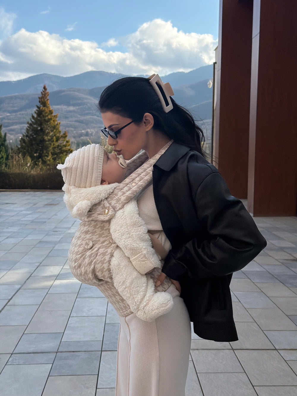 Front carry facing in
